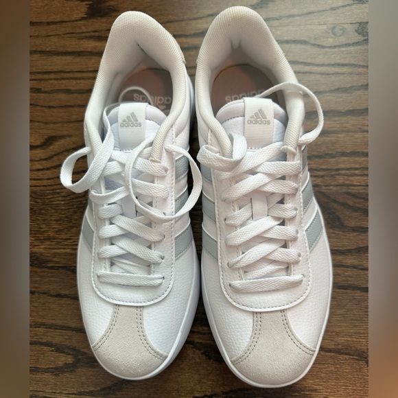 Adidas Women’s VL Court Sneaker - size 7.5 - brand new - Picture 2 of 6